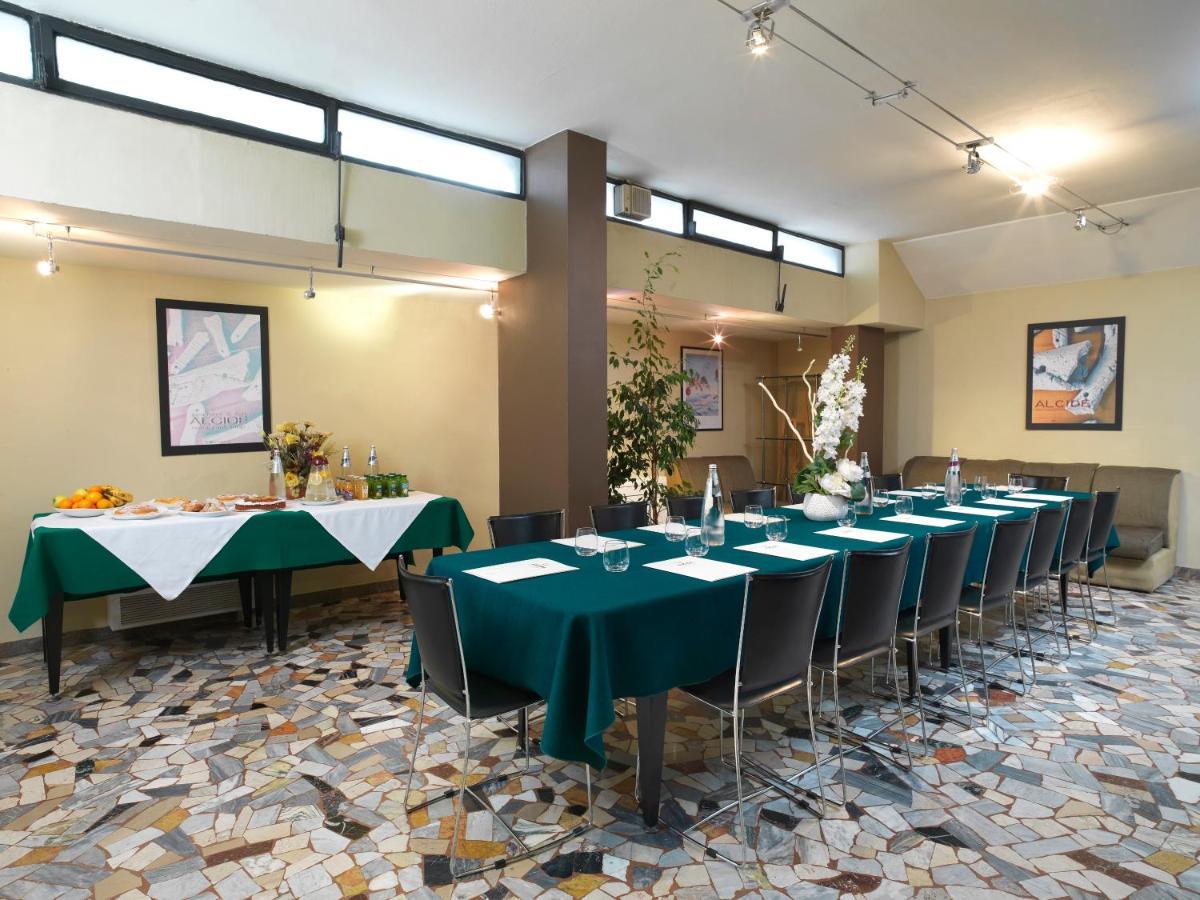Hotel Ristorante Alcide Poggibonsi Kültér fotó