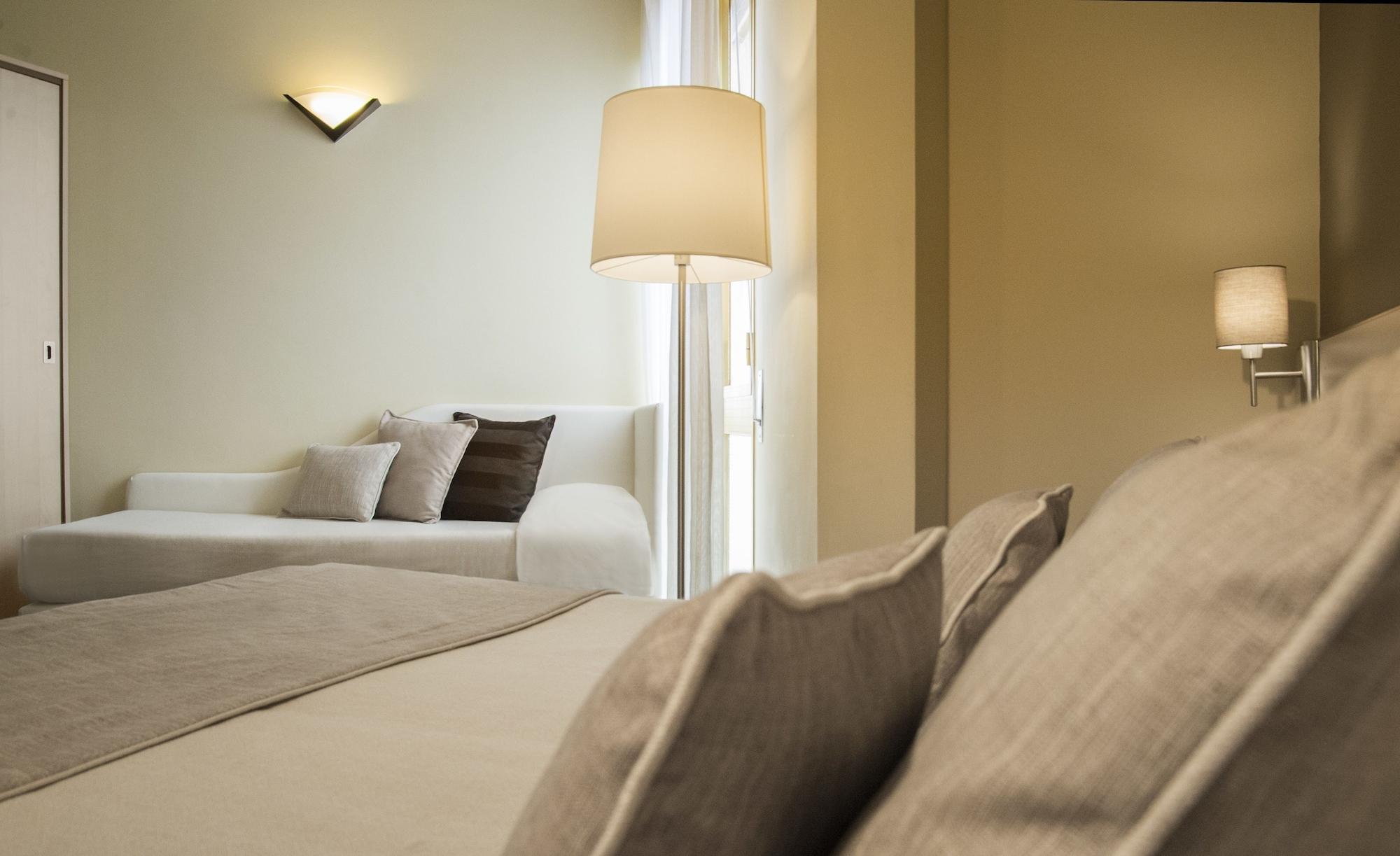 Hotel Ristorante Alcide Poggibonsi Kültér fotó