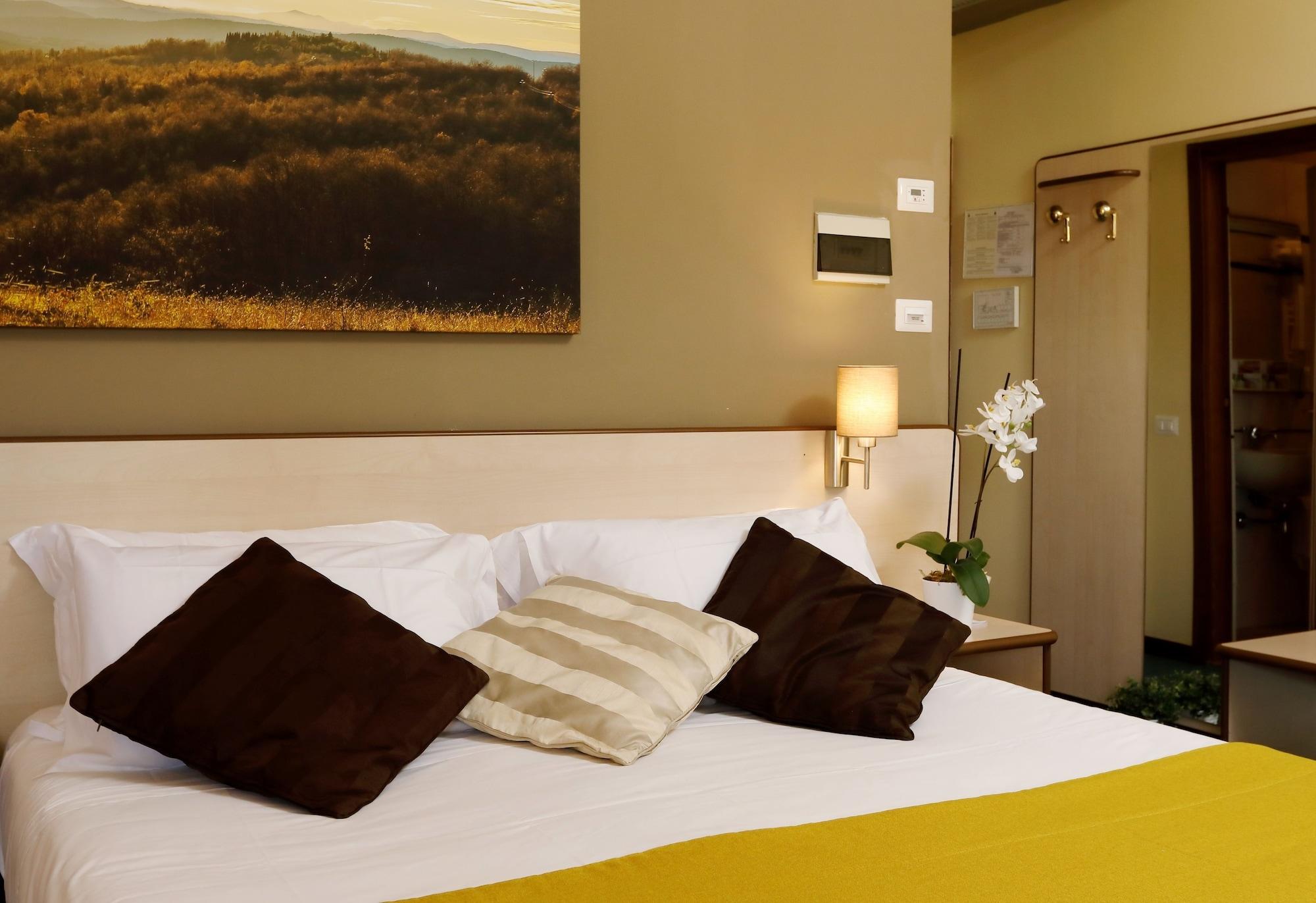 Hotel Ristorante Alcide Poggibonsi Kültér fotó