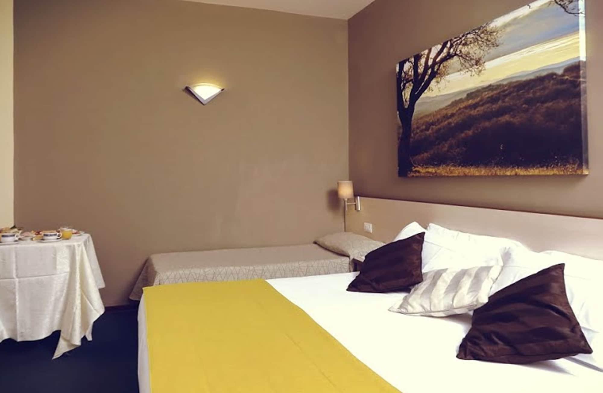 Hotel Ristorante Alcide Poggibonsi Kültér fotó