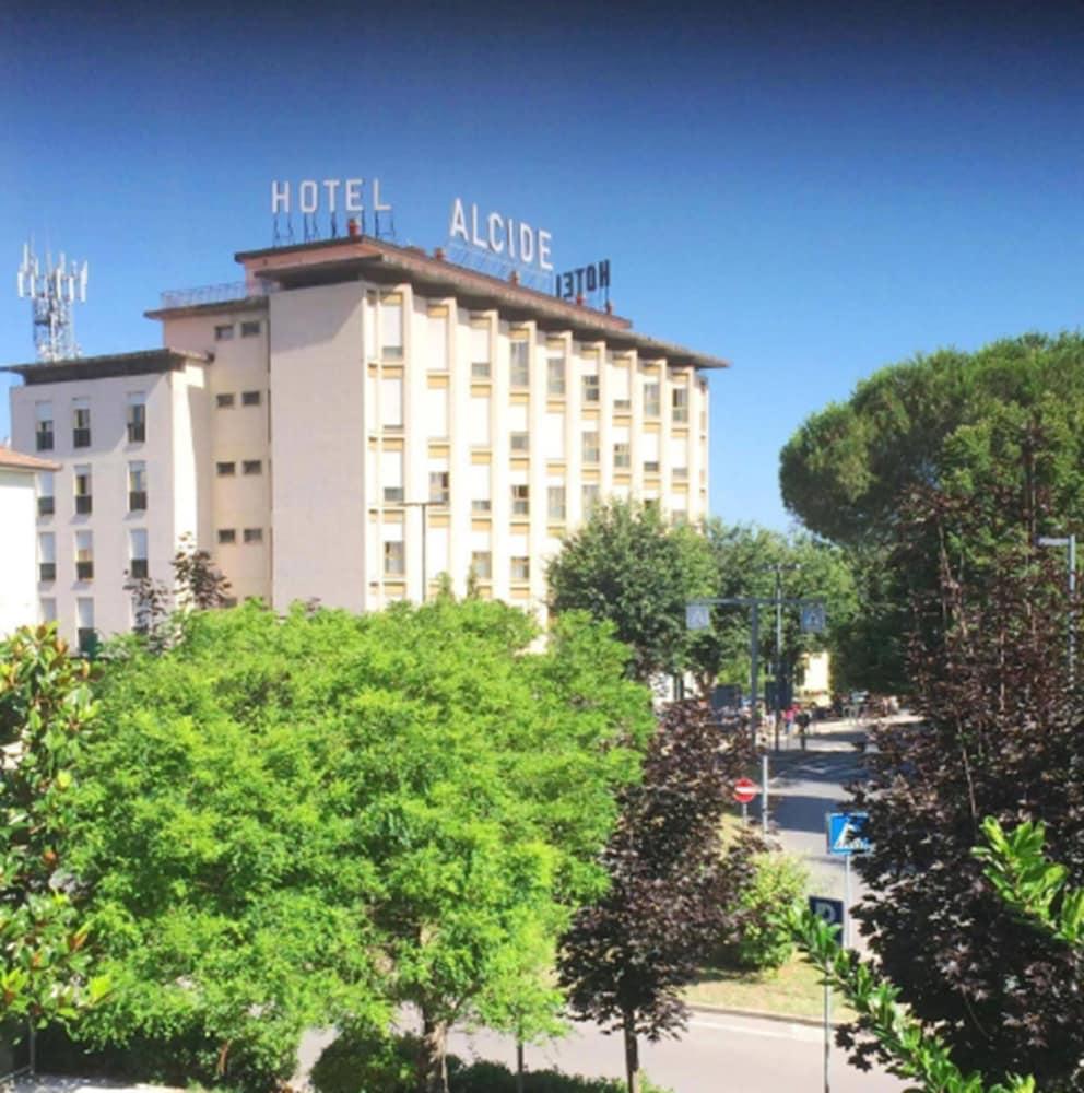 Hotel Ristorante Alcide Poggibonsi Kültér fotó