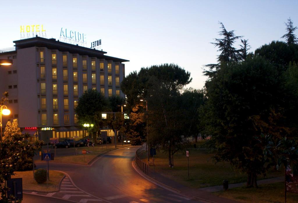 Hotel Ristorante Alcide Poggibonsi Kültér fotó