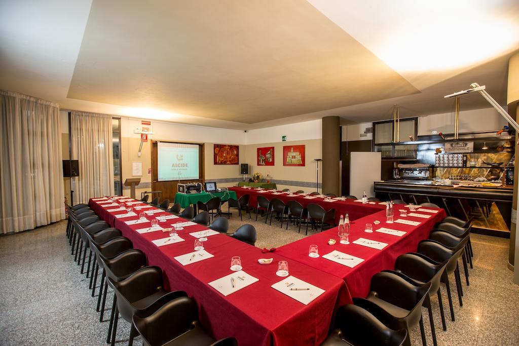 Hotel Ristorante Alcide Poggibonsi Kültér fotó