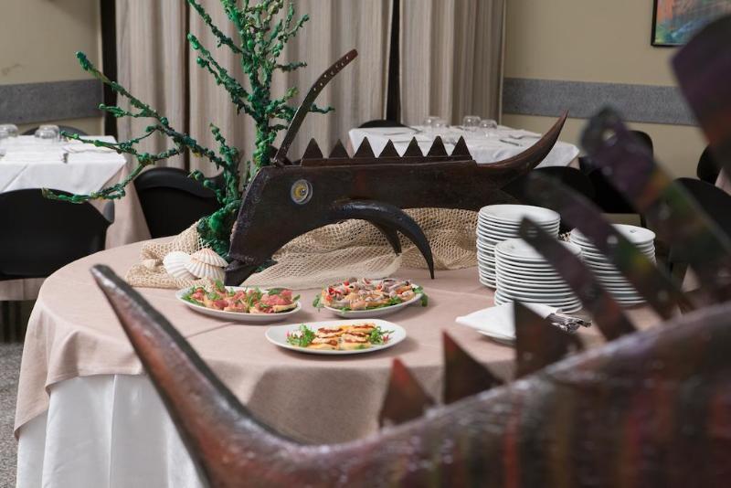 Hotel Ristorante Alcide Poggibonsi Kültér fotó