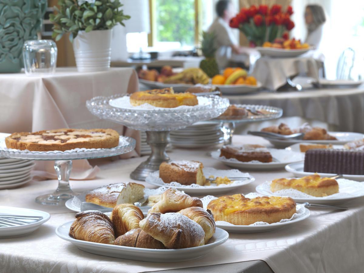 Hotel Ristorante Alcide Poggibonsi Kültér fotó