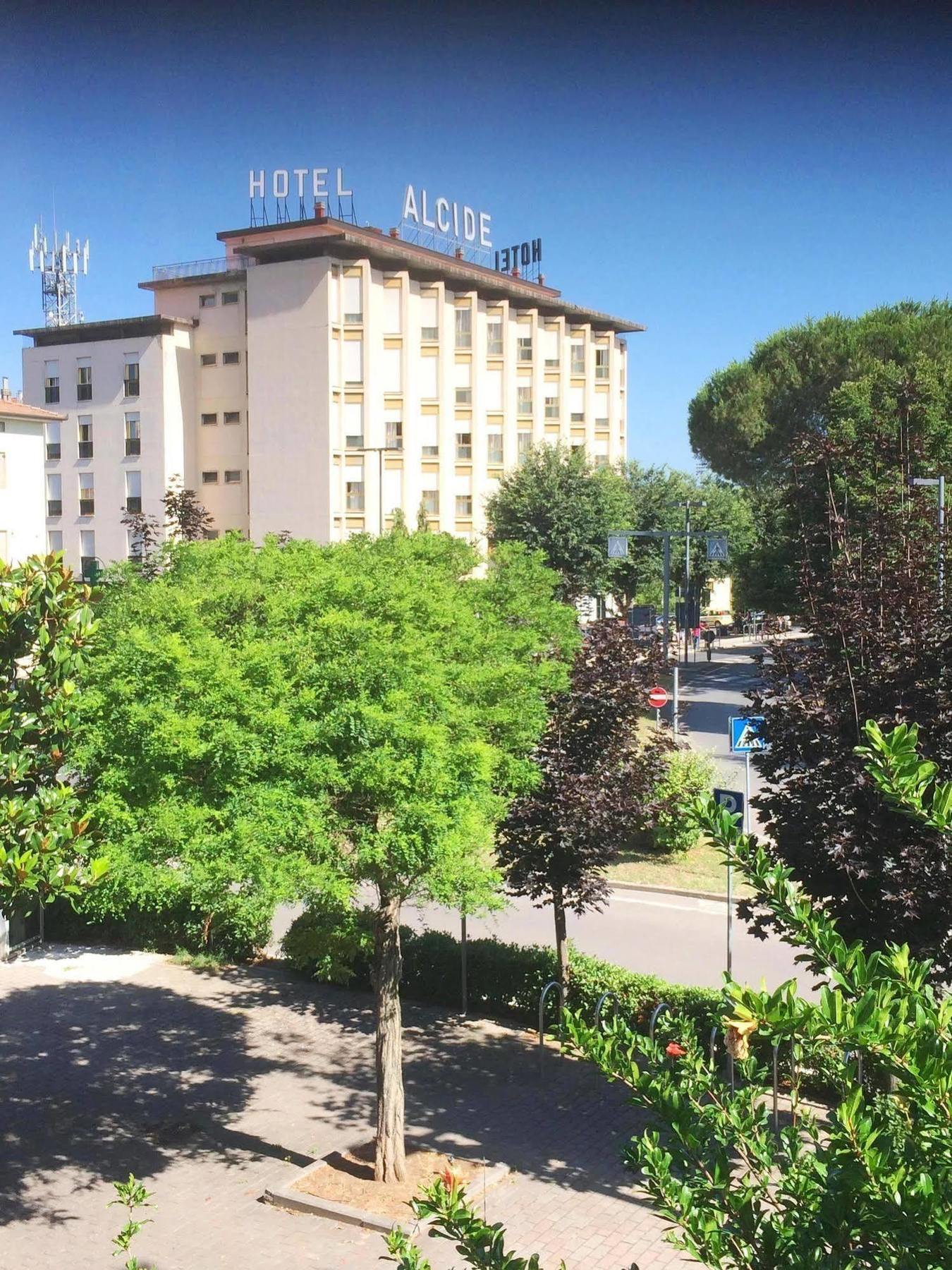 Hotel Ristorante Alcide Poggibonsi Kültér fotó