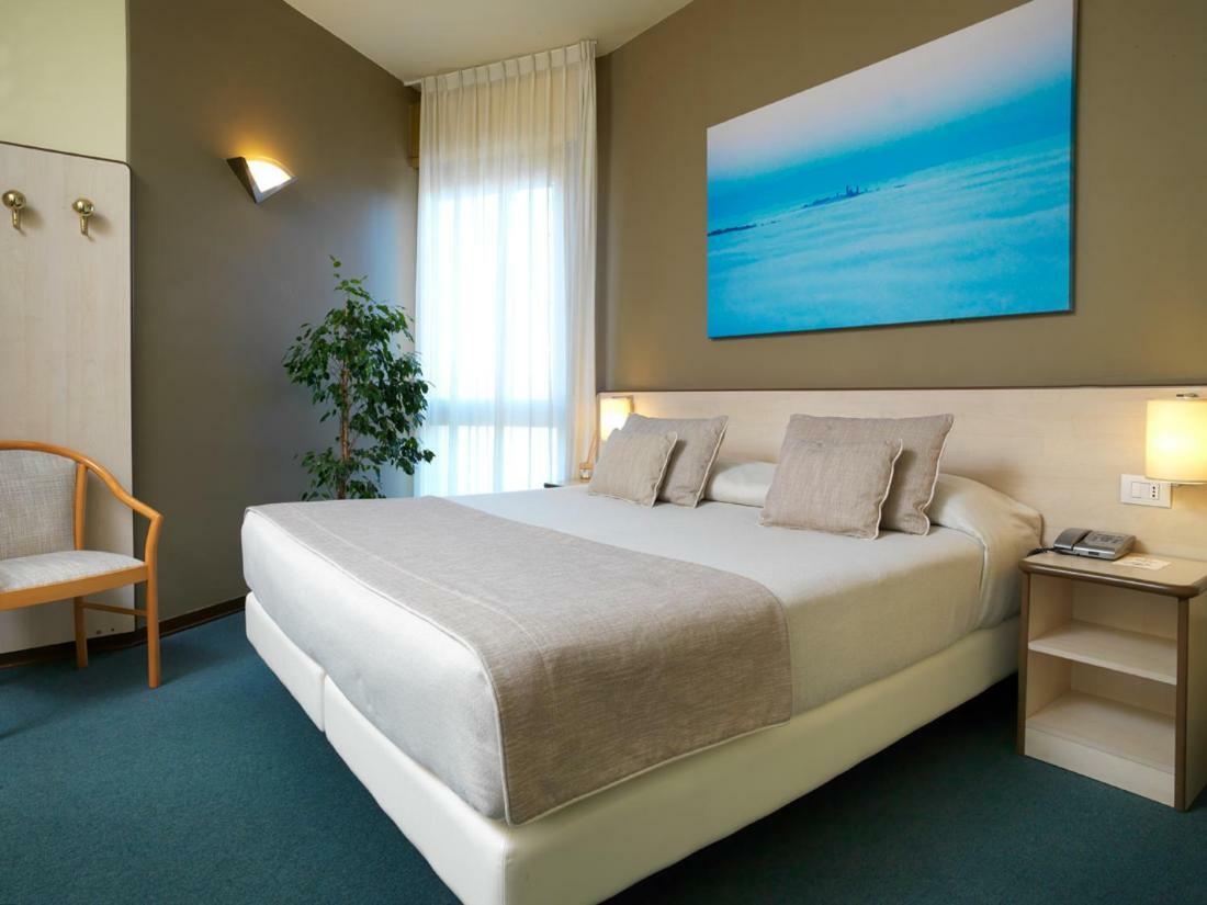 Hotel Ristorante Alcide Poggibonsi Kültér fotó